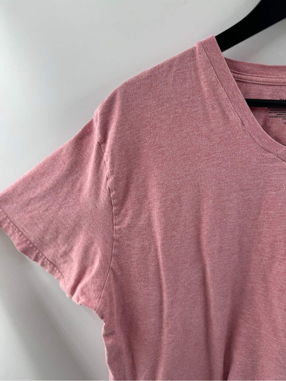 Light Pink V-Neck T-Shirt Men's XL 100% Cotton - Picture 2 of 8